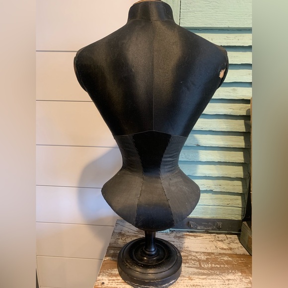 French Antique countertop wasp waist mannequin. - Picture 6 of 8